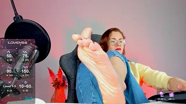 Snapshot of LadyIzabel chatting on 8, 3, 2025 LadyIzabel online show from 8, 3, 2025