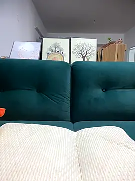 Snapshot of Milk-babier chatting on 17, 10, 2025 Milk-babier online show from 17, 10, 2025