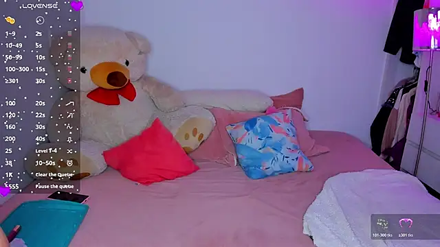 Lunadahia online show from 5, 12, 2025