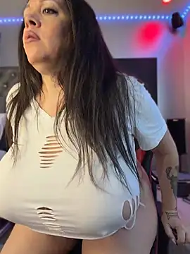 curvyfunlover online show from 4, 7, 2026