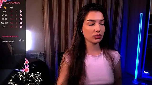 Snapshot of Laura_Bess chatting on 27, 6, 2026 Laura Bess online show from 27, 6, 2026