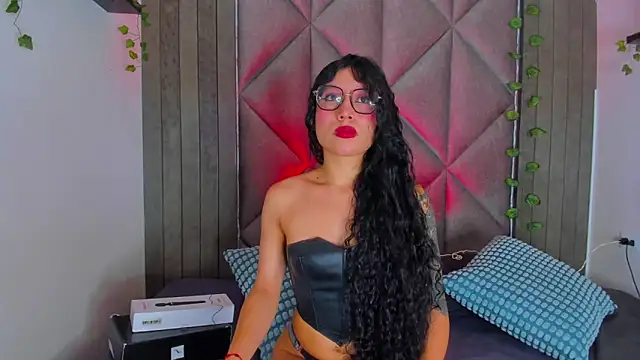BriaConner  online show from 10, 5, 2026