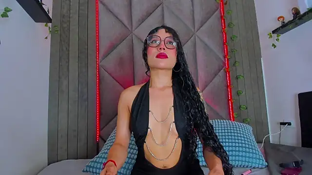 BriaConner  online show from 22, 4, 2026