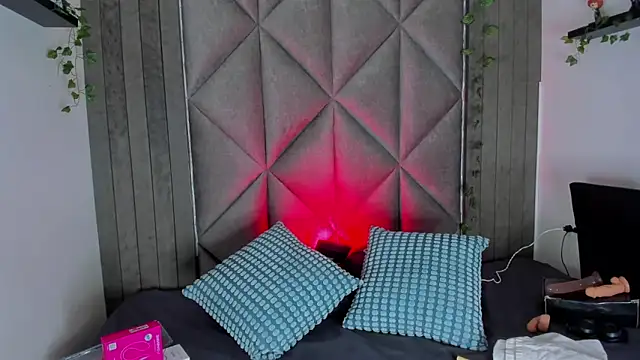 BriaConner  online show from 17, 3, 2026