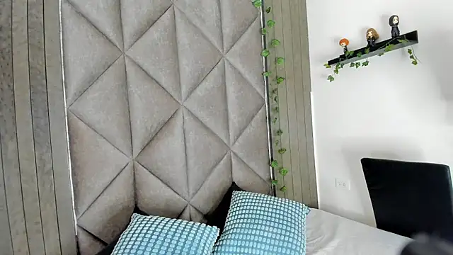 BriaConner  online show from 20, 3, 2026