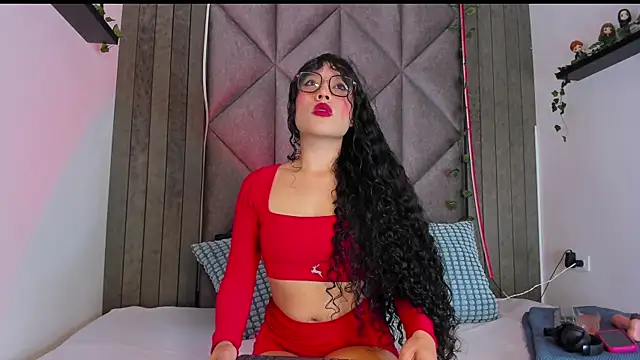 BriaConner  online show from 11, 11, 2025