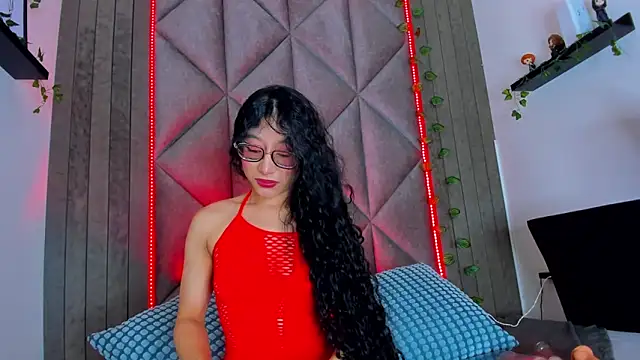 BriaConner  online show from 21, 4, 2026