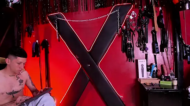 Snapshot of alexa_n_alex chatting on 1, 12, 2025 alexa n alex online show from 1, 12, 2025