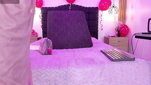 FULL TENTATION  online show from 13, 2, 2026