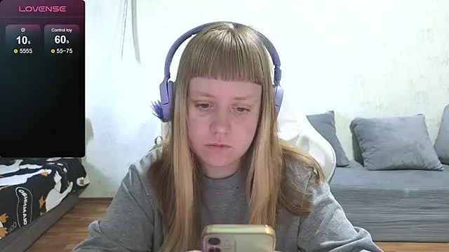 Snapshot of June_shy0 chatting on 8, 6, 2026 June shy0 online show from 8, 6, 2026