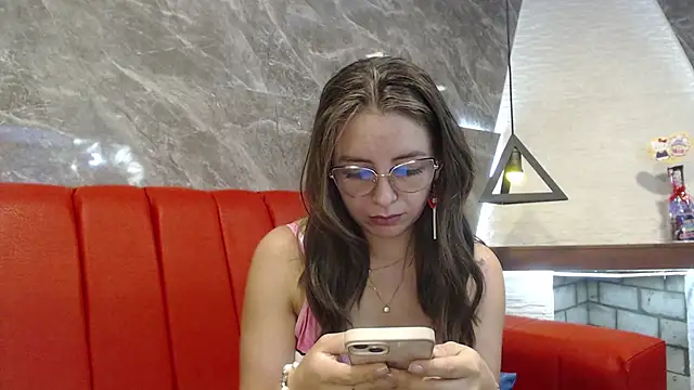 Snapshot of _isaabellaa chatting on 8, 3, 2025 isaabellaa online show from 8, 3, 2025