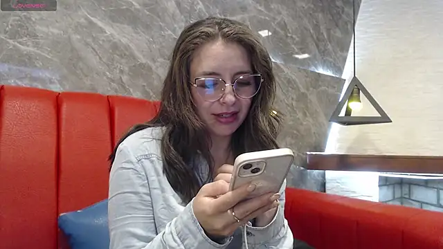 Snapshot of _isaabellaa chatting on 4, 3, 2025 isaabellaa online show from 4, 3, 2025