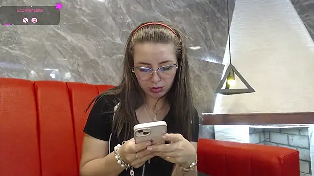 Snapshot of _isaabellaa chatting on 12, 3, 2025 isaabellaa online show from 12, 3, 2025