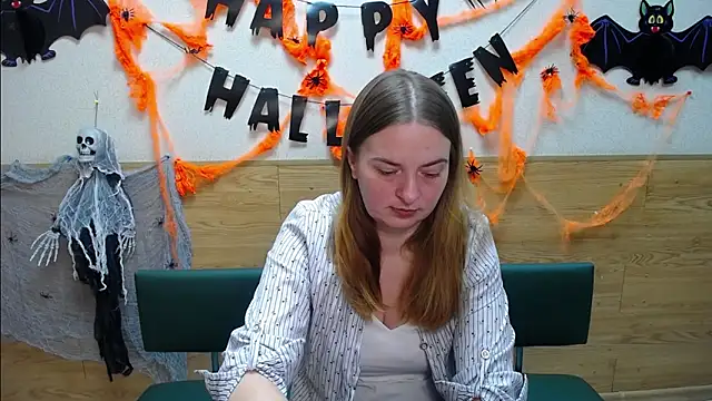 Snapshot of FreyaDak chatting on 6, 11, 2025 FreyaDak online show from 6, 11, 2025