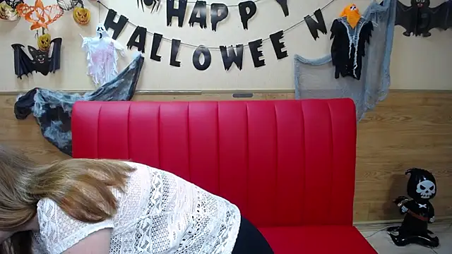 Snapshot of FreyaDak chatting on 9, 11, 2025 FreyaDak online show from 9, 11, 2025