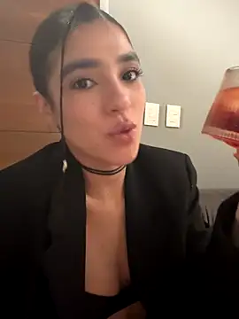 Olivia Collins1 online show from 30, 11, 2025