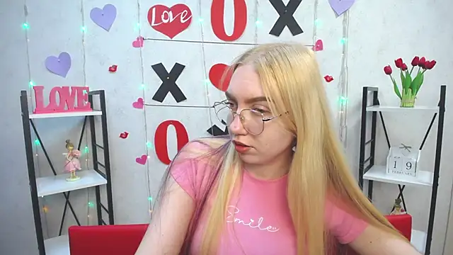 Snapshot of BeatriceFly chatting on 19, 2, 2025 BeatriceFly online show from 19, 2, 2025