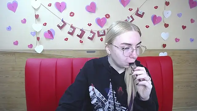Snapshot of BeatriceFly chatting on 1, 3, 2025 BeatriceFly online show from 1, 3, 2025