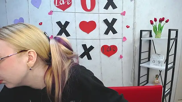 Snapshot of BeatriceFly chatting on 10, 3, 2025 BeatriceFly online show from 10, 3, 2025