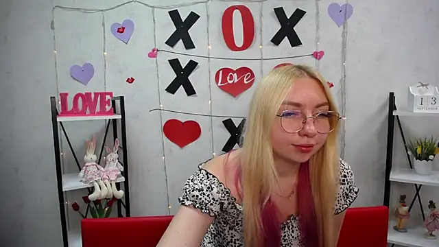 Snapshot of BeatriceFly chatting on 13, 9, 2025 BeatriceFly online show from 13, 9, 2025
