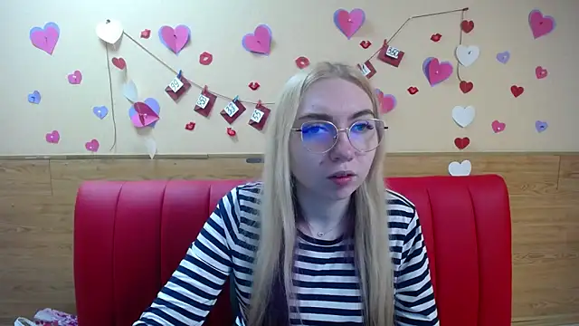 Snapshot of BeatriceFly chatting on 13, 3, 2025 BeatriceFly online show from 13, 3, 2025