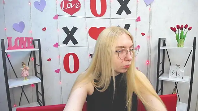 Snapshot of BeatriceFly chatting on 24, 2, 2025 BeatriceFly online show from 24, 2, 2025
