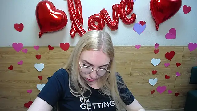 Snapshot of BeatriceFly chatting on 17, 3, 2025 BeatriceFly online show from 17, 3, 2025