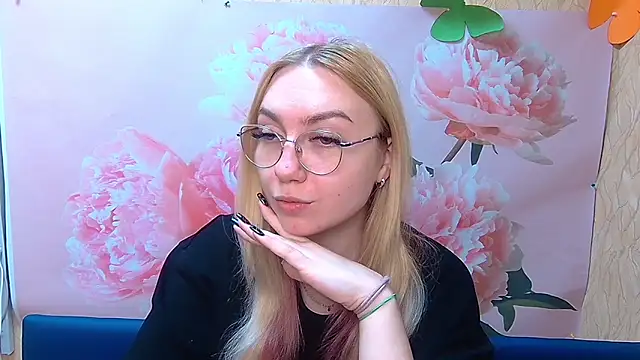 Snapshot of BeatriceFly chatting on 30, 9, 2025 BeatriceFly online show from 30, 9, 2025