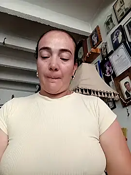 skayhot  online show from 5, 2, 2025