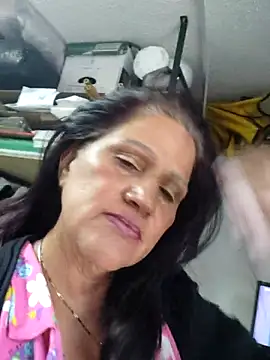 Edged Hot69 online show from 15, 4, 2026