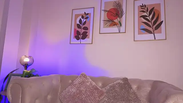 DahianaWalcott online show from 17, 12, 2025