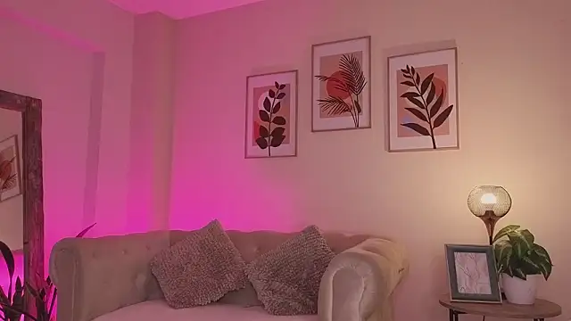 DahianaWalcott online show from 24, 3, 2026