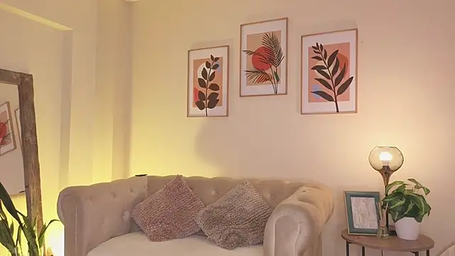 DahianaWalcott online show from 16, 4, 2026