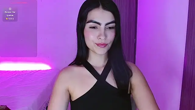 victoria-henaoo online show from 2, 11, 2025