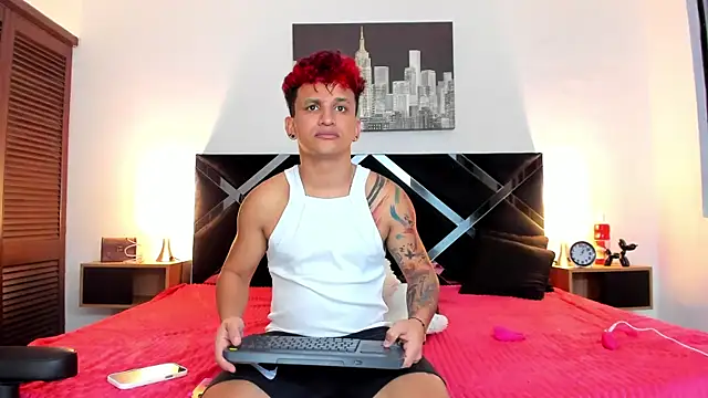 Snapshot of toyboys1 chatting on 15, 5, 2026 toyboys1 online show from 15, 5, 2026