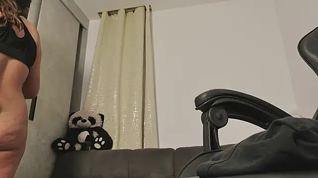 Snapshot of miss_valery2 chatting on 17, 6, 2026 miss valery2 online show from 17, 6, 2026