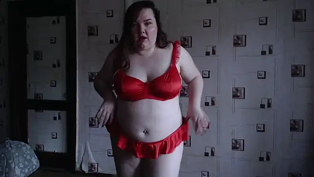 Snapshot of TasyaBigTTs chatting on 4, 12, 2025 TasyaBigTTs online show from 4, 12, 2025