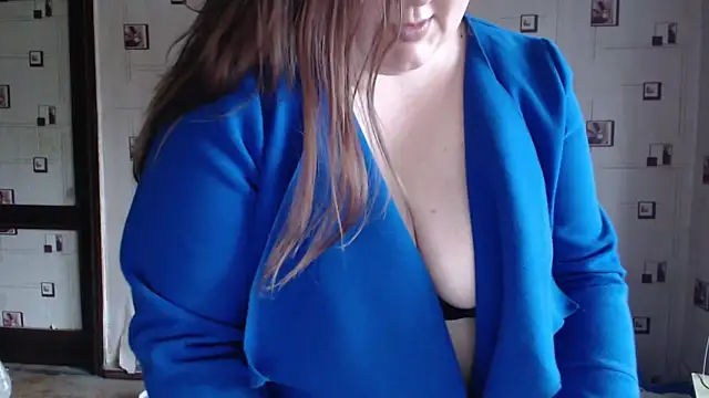 Snapshot of TasyaBigTTs chatting on 26, 10, 2025 TasyaBigTTs online show from 26, 10, 2025