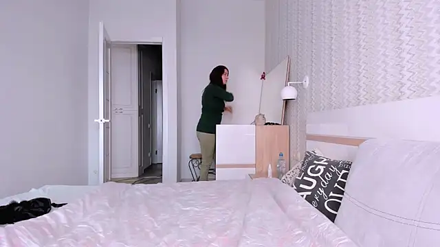 Clear Angel online show from 10, 2, 2026