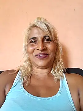 Goodgirlsue 77 online show from 16, 3, 2025
