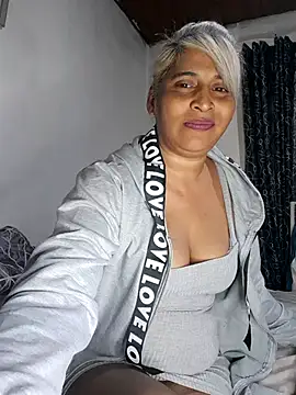 Goodgirlsue 77 online show from 19, 6, 2026