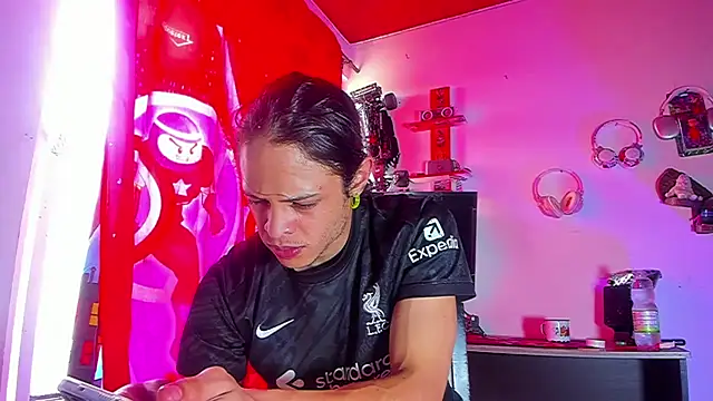 LilOwen  online show from 8, 7, 2026
