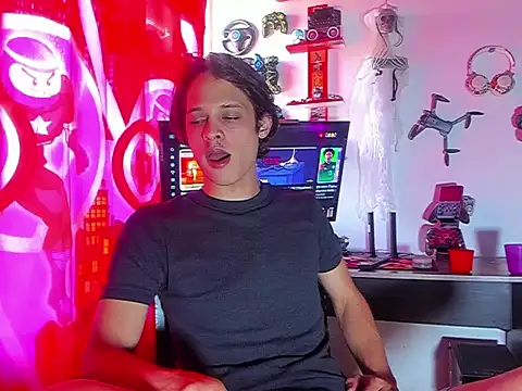 LilOwen  online show from 11, 6, 2026