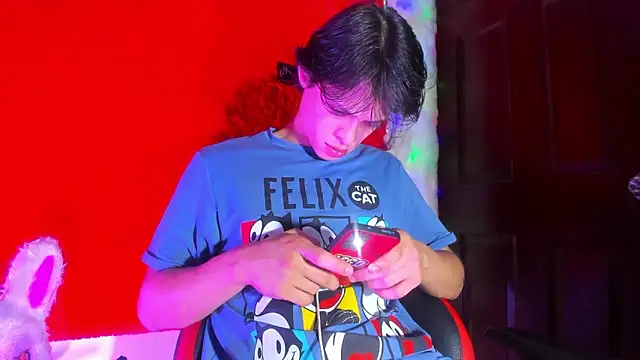 LilOwen  online show from 12, 2, 2026