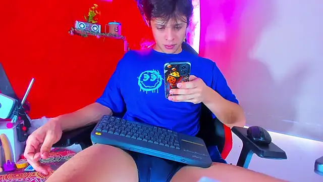 LilOwen  online show from 15, 11, 2025