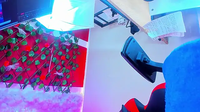 LilOwen  online show from 31, 10, 2025