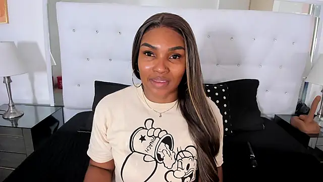 Isla Scott online show from 3, 3, 2026