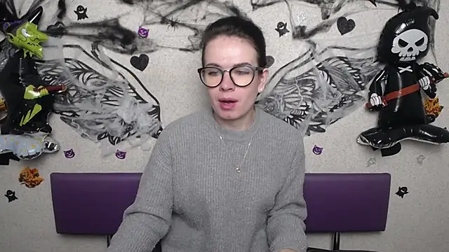 JasmineKouch online show from 22, 10, 2025