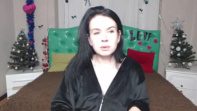 JasmineKouch online show from 13, 1, 2026