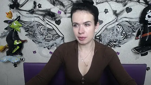 JasmineKouch online show from 12, 11, 2025